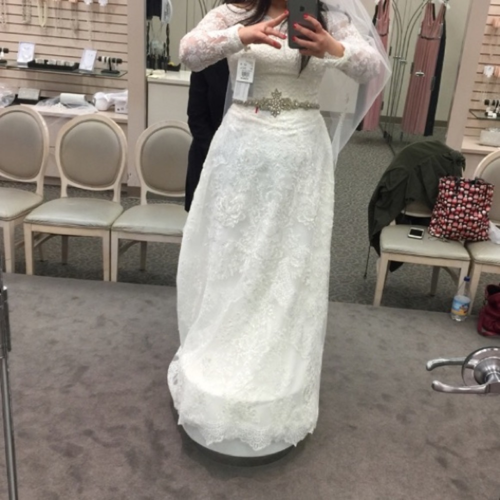 Long sleeve ivory lace wedding dress